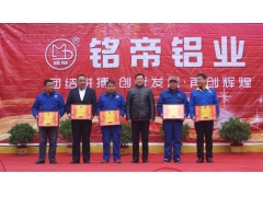 ���ö�Ա�ĸɾ�ȫ��ʵ�ֿ��ź�